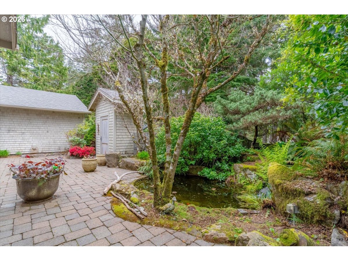 108 Ridge Crest Road Gleneden Beach, OR 97388 - Photo 8 of 47