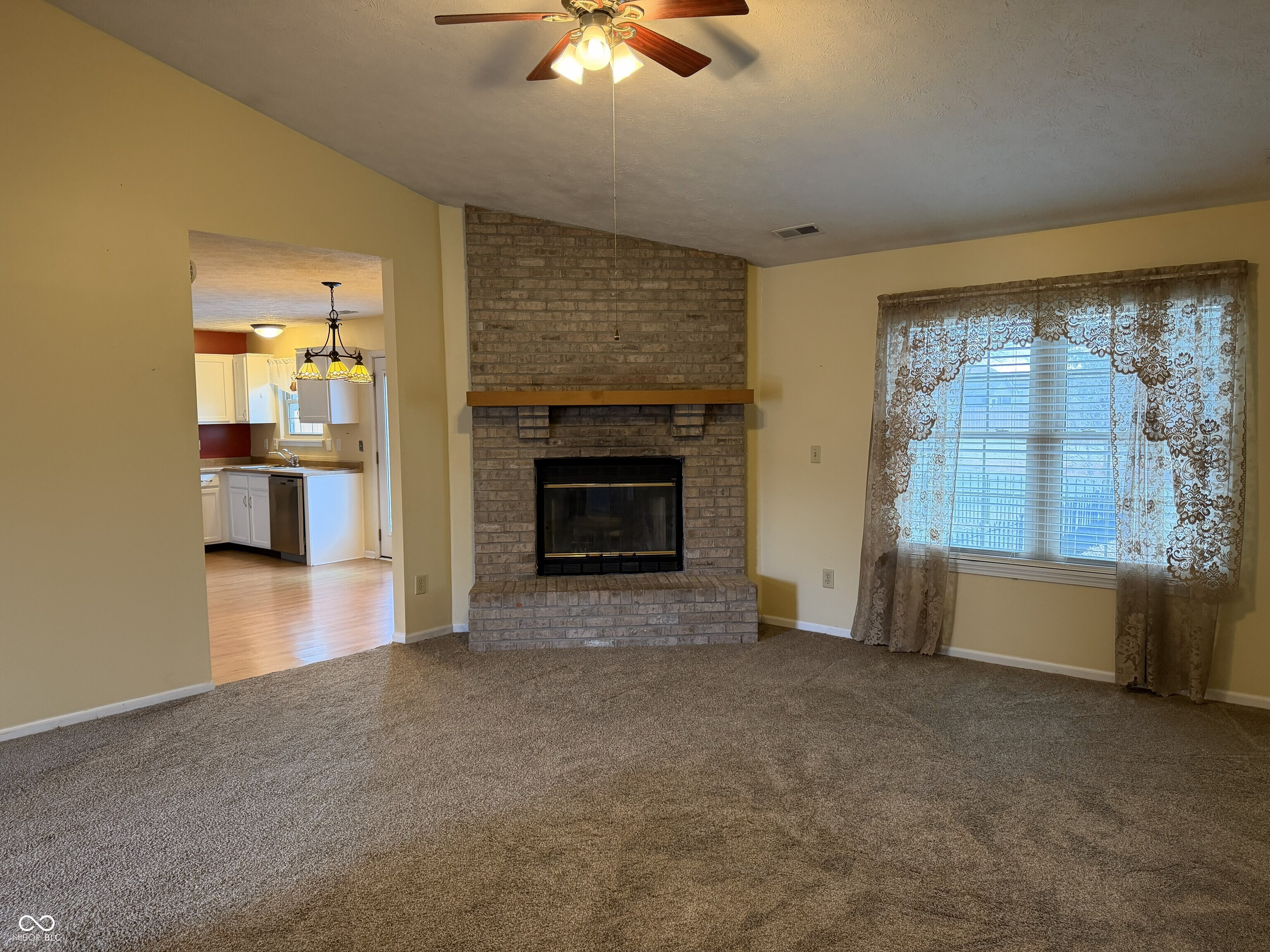 1049 Bumblebee Way Greenfield, IN 46140 - Photo 4 of 22