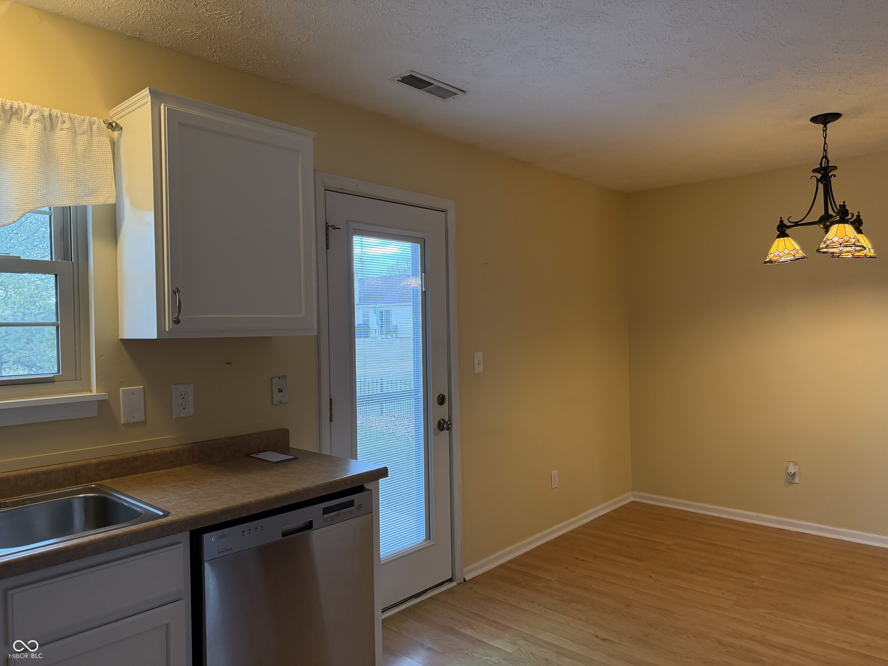 1049 Bumblebee Way Greenfield, IN 46140 - Photo 9 of 22