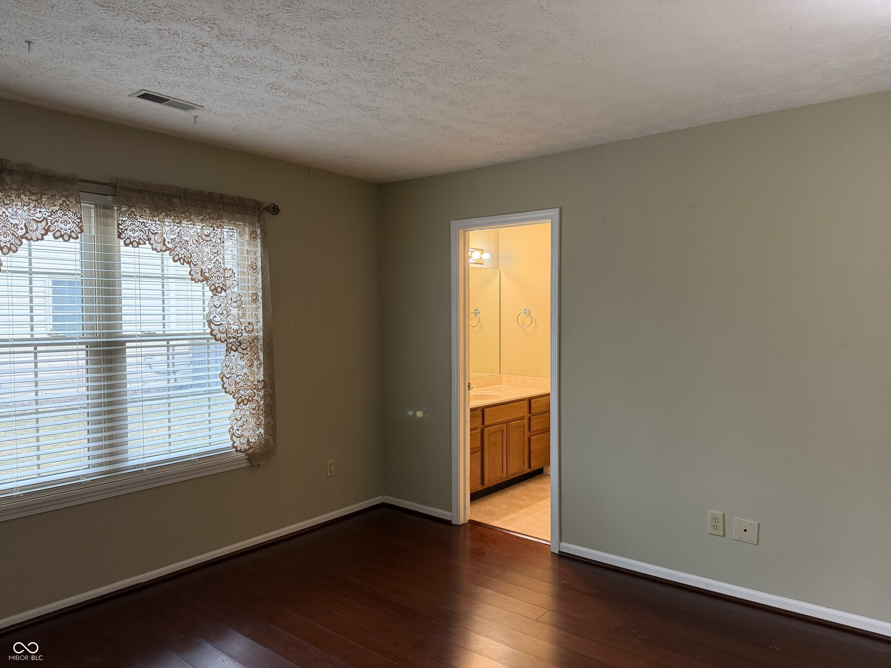 1049 Bumblebee Way Greenfield, IN 46140 - Photo 10 of 22