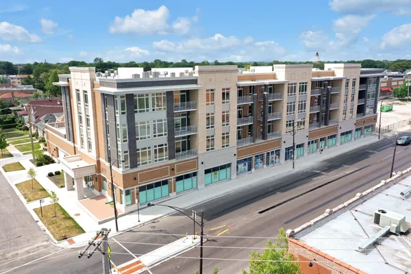 $2,850 | 4758 North Laramie Avenue, Unit 406, Chicago, IL 60630