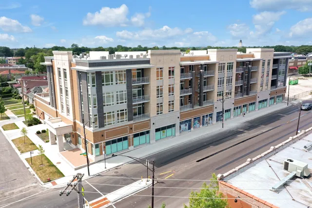 $2,850 | 4758 North Laramie Avenue, Unit 406, Chicago, IL 60630