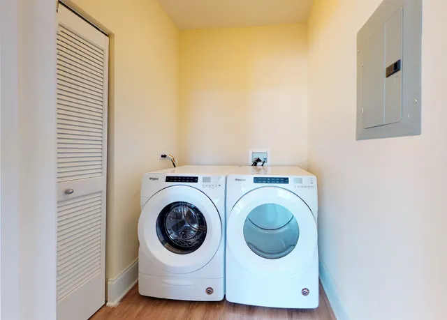 $2,850 | 4758 North Laramie Avenue, Unit 406, Chicago, IL 60630