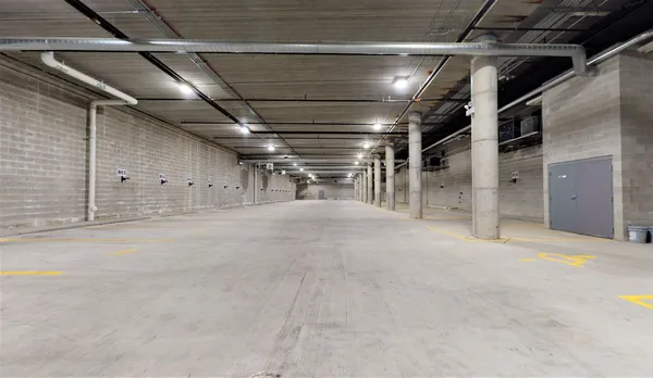 $2,850 | 4758 North Laramie Avenue, Unit 406, Chicago, IL 60630