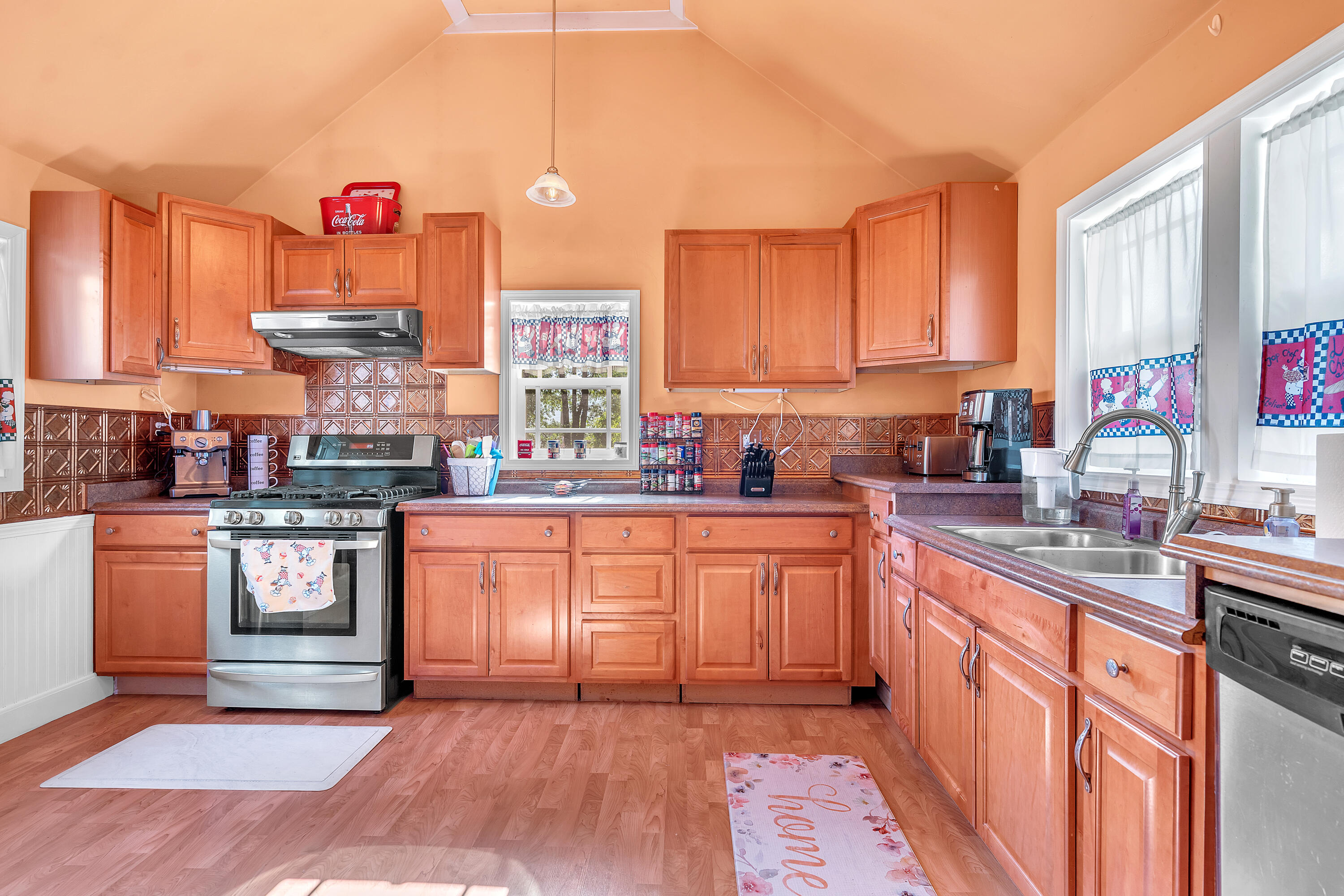 5587 Highway 10 Demotte, IN 46310 - Photo 5 of 31 3000x2000