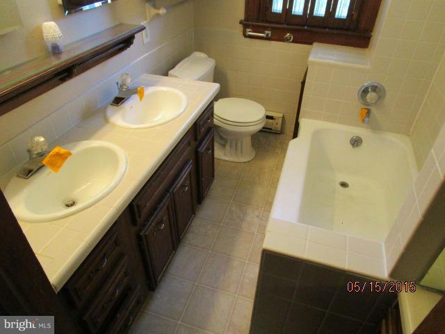 17706 Lappans Road Fairplay, MD 21733 - Photo 10 of 12 Bath