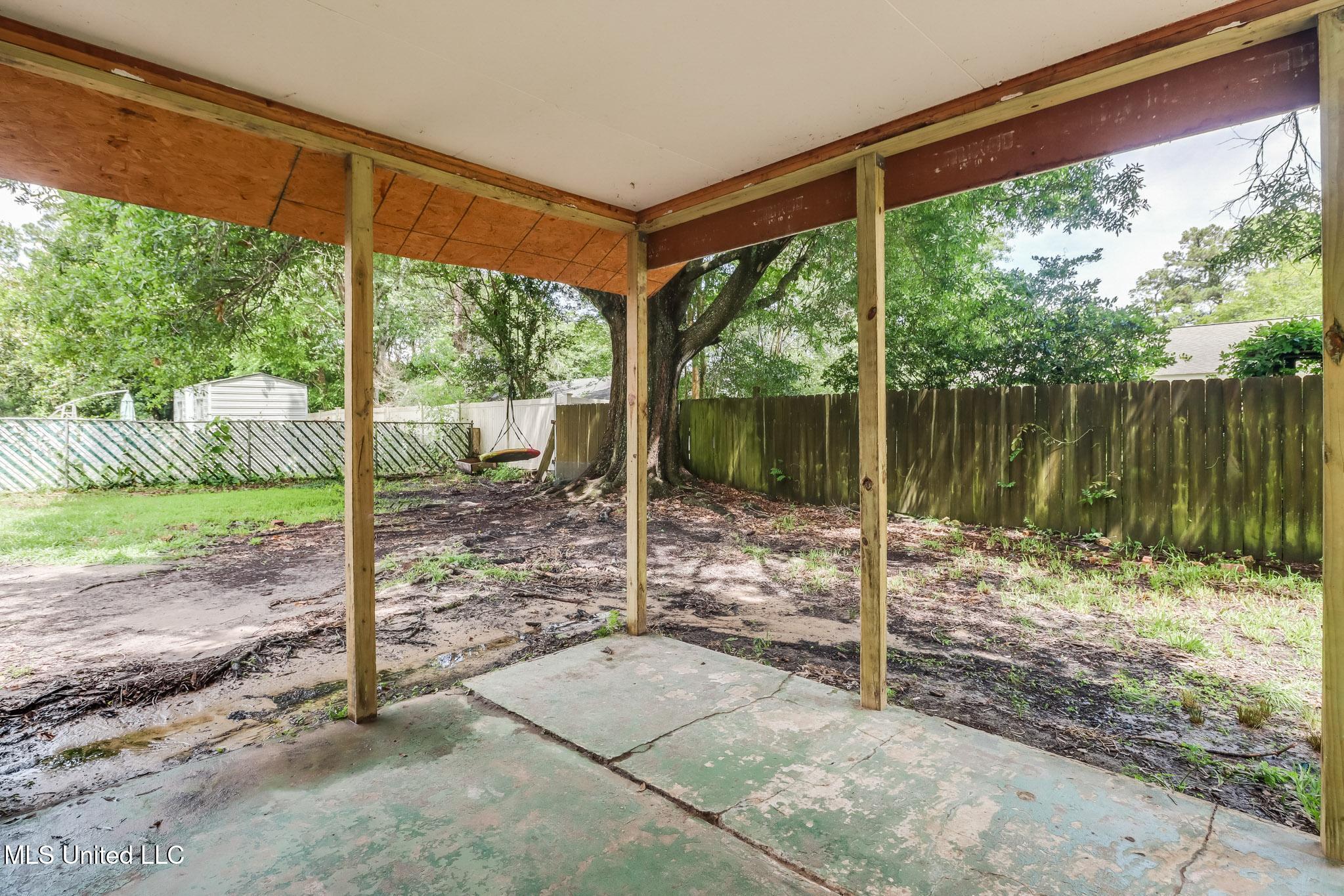 2211 Old Popp's Ferry Road Biloxi, MS 39532 - Photo 17 of 20 Back Yard