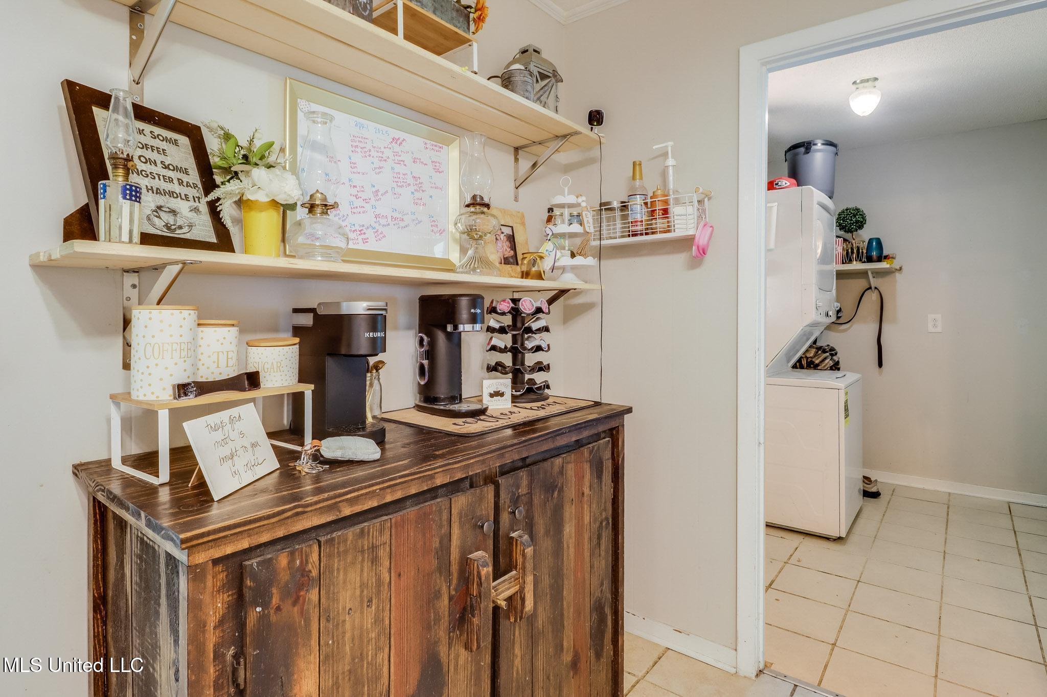 2211 Old Popp's Ferry Road Biloxi, MS 39532 - Photo 4 of 20 .