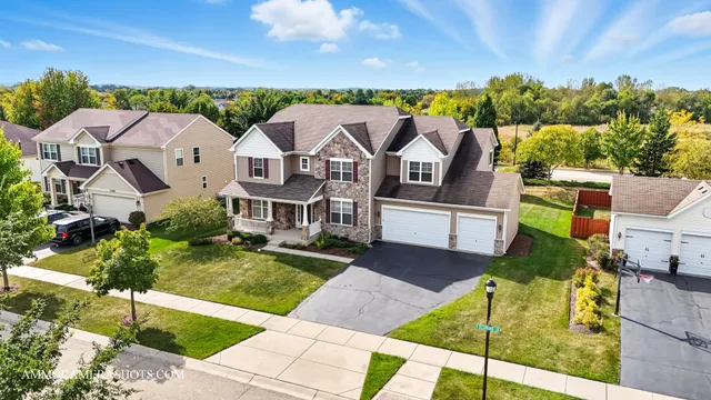 $640,000 | 11565 Richmond Lane, Huntley, IL 60142