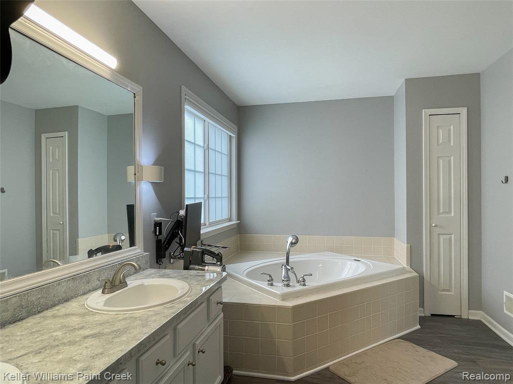 4927 Ravine Court Ann Arbor, MI 48105 - Photo 22 of 36