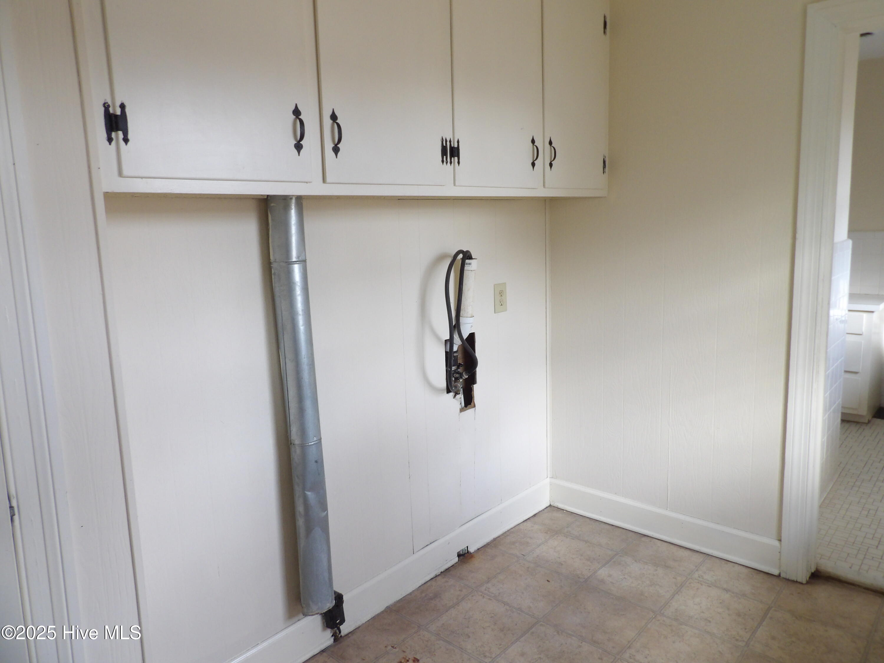 5036 Highway 58 Wilson, NC 27896 - Photo 12 of 13 Laundry