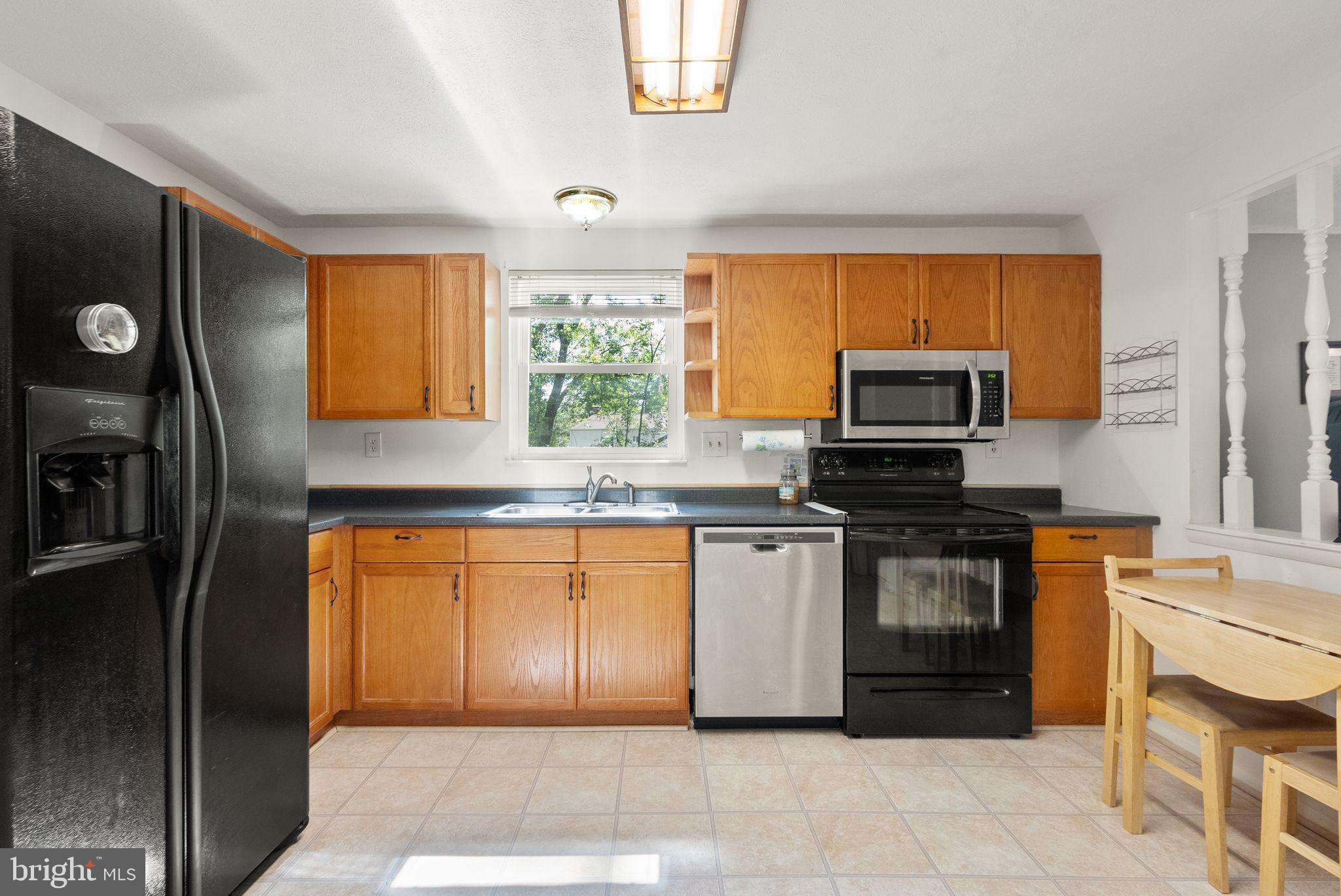 8196 Oakglen Road Manassas, VA 20110 - Photo 10 of 53 Kitchen