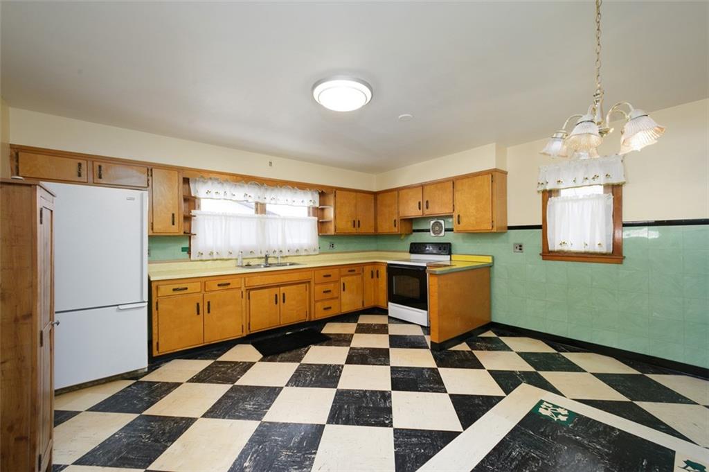 304 Liberty Street Perryopolis, PA 15473 - Photo 9 of 23