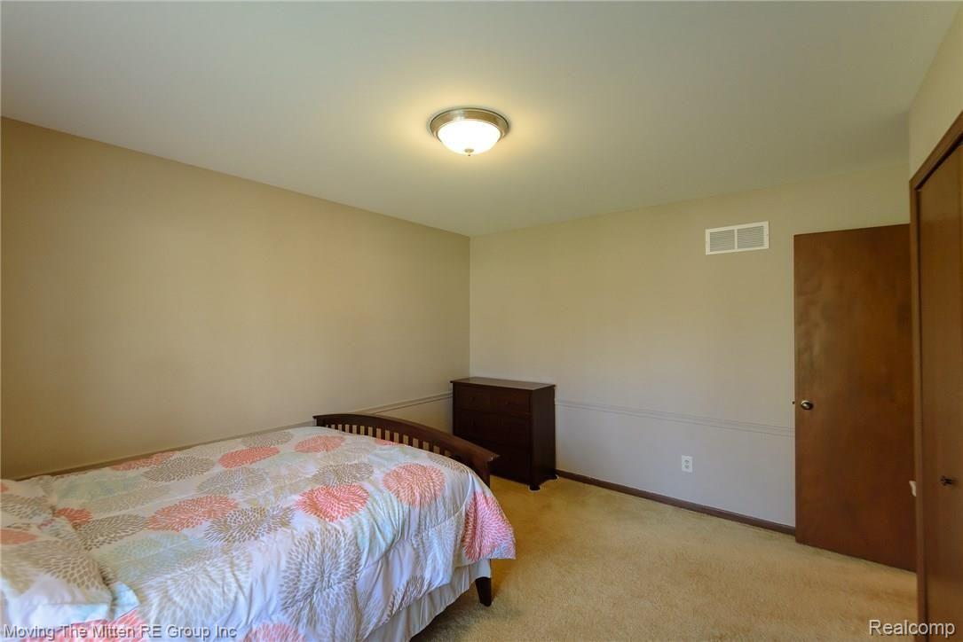 20454 Gill Road Livonia, MI 48152 - Photo 19 of 48 mtm_20454_gill-5.jpg