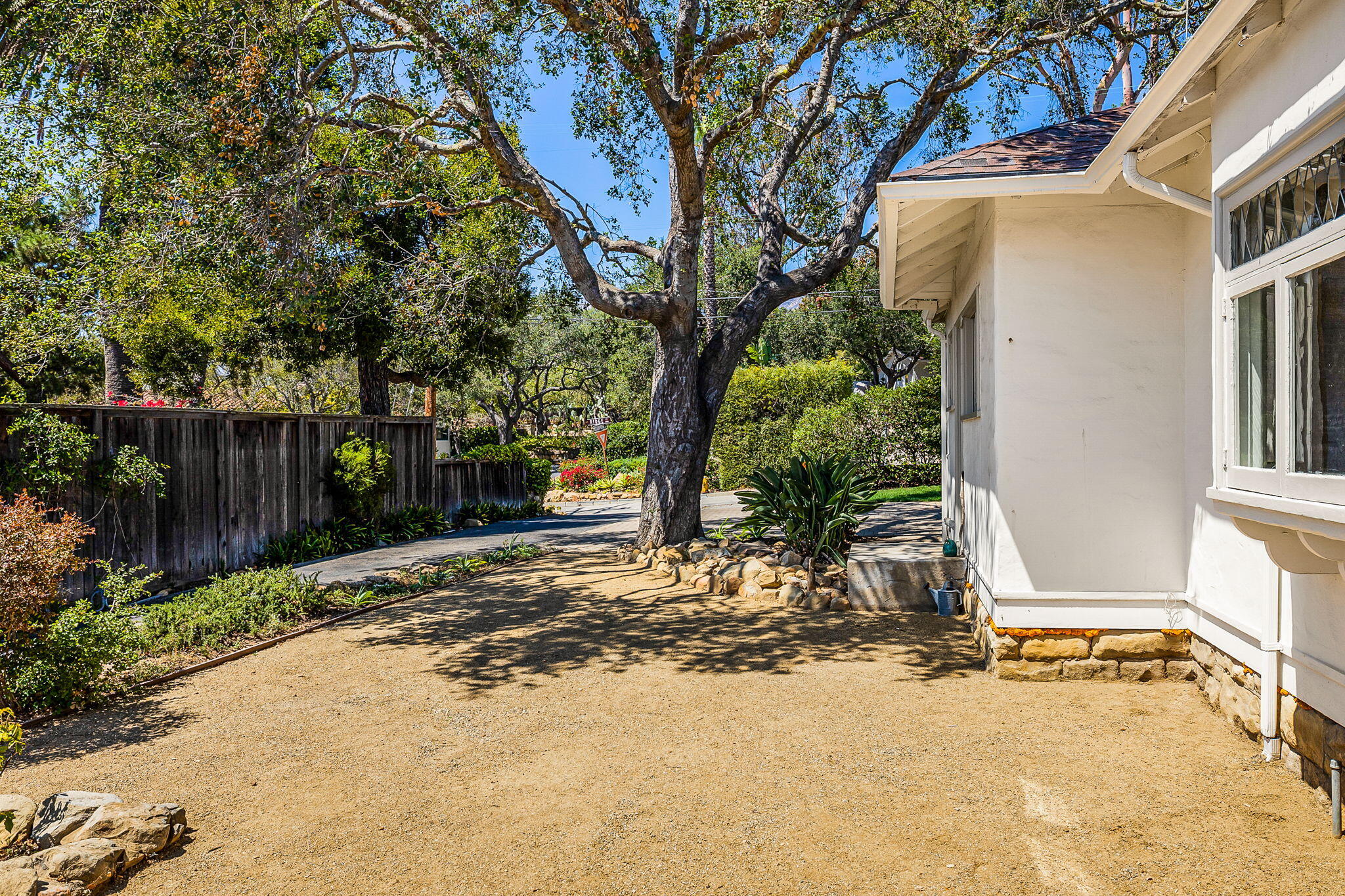 2141 Ridge Lane Santa Barbara, CA 93103 - Photo 15 of 69 6-web-or-mls-UpmarketMedia_2141Ridge-7