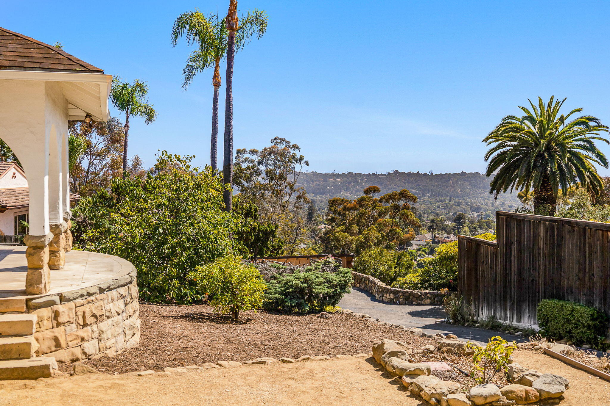2141 Ridge Lane Santa Barbara, CA 93103 - Photo 6 of 69 45-web-or-mls-UpmarketMedia_2141Ridge-60