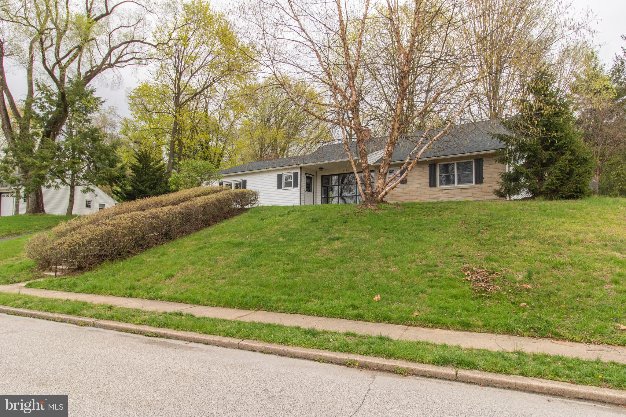 1108 Cromwell Road Glenside, PA 19038 - Photo 2 of 37