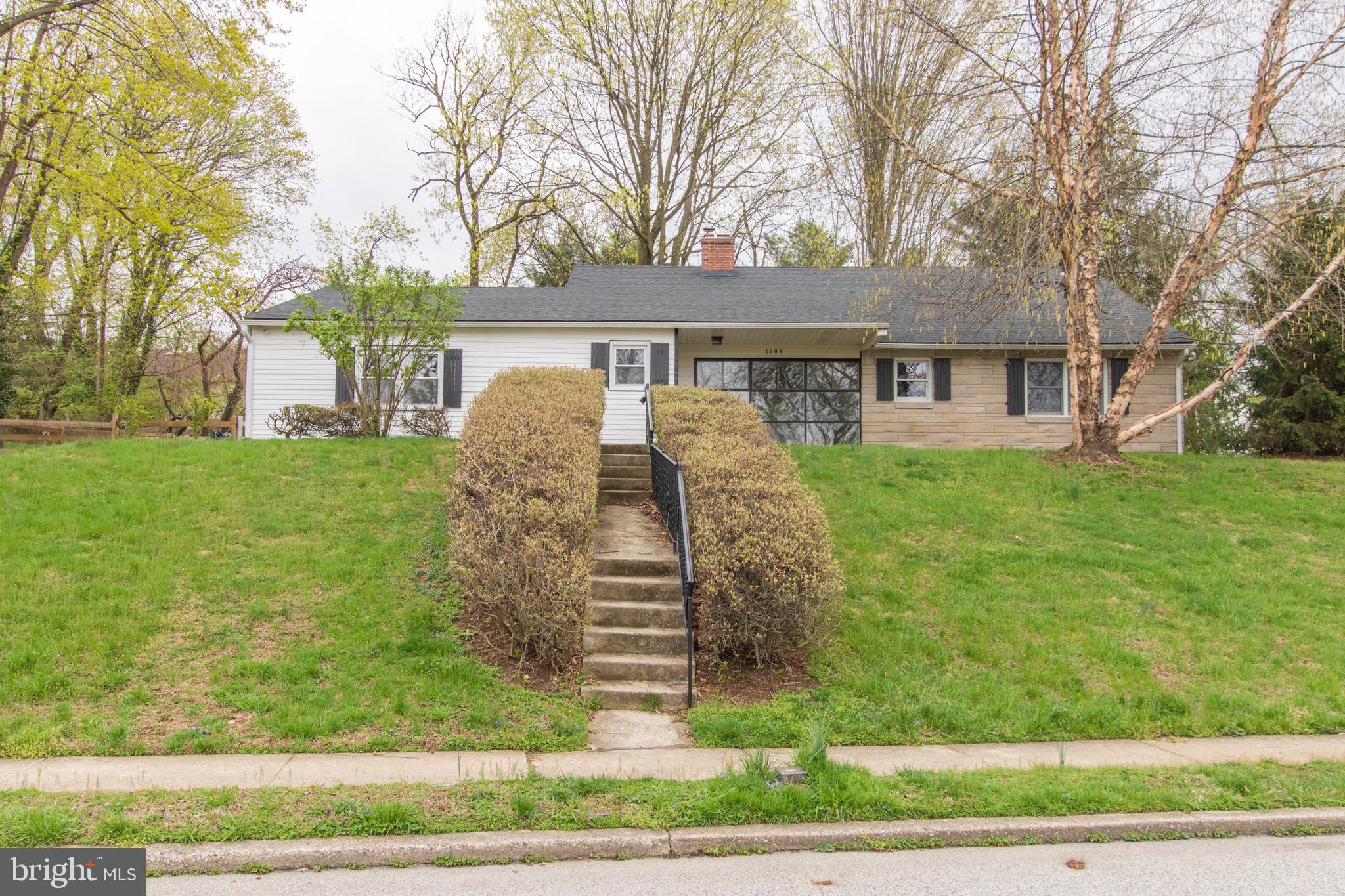 1108 Cromwell Road Glenside, PA 19038 - Photo 5 of 37