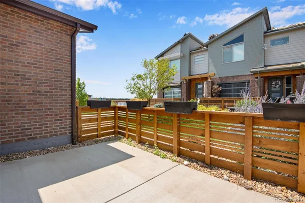 $499,800 | 19570 East Sunset Circle, Aurora, CO 80015