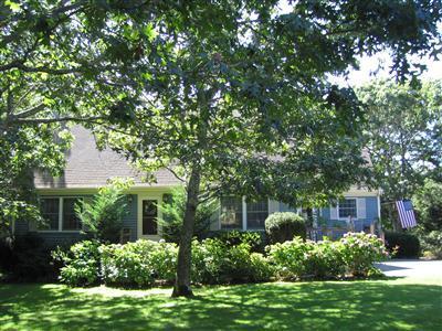 4 Robins Nest Road Edgartown, MA 02539 - Photo 1 of 24 Primary Photo