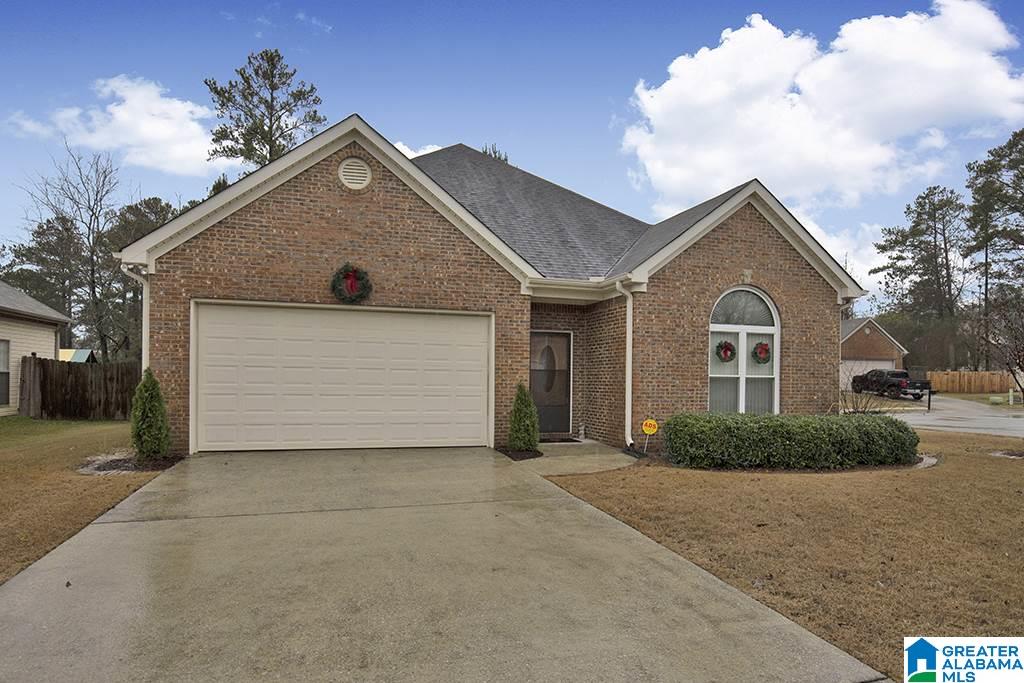 237 Forest Village Lane Alabaster, AL 35007 - Photo 2 of 21