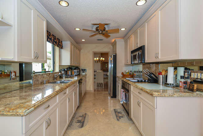 21375 Bridgeview Drive Boca Raton, FL 33428 - Photo 12 of 33 Kitchen