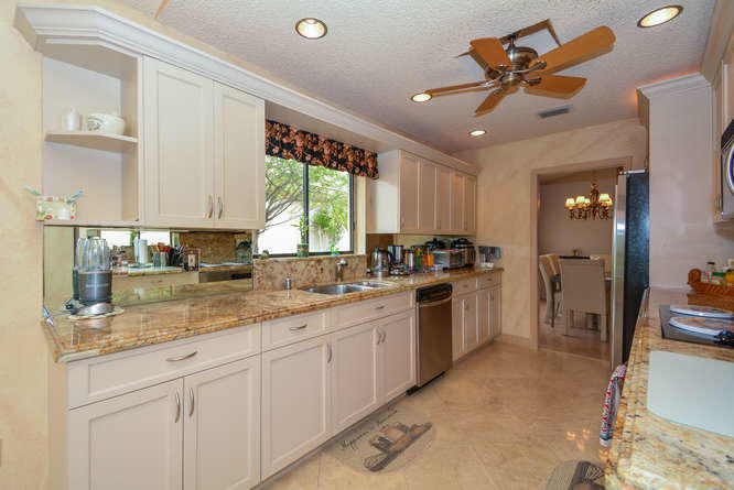 21375 Bridgeview Drive Boca Raton, FL 33428 - Photo 13 of 33 Kitchen