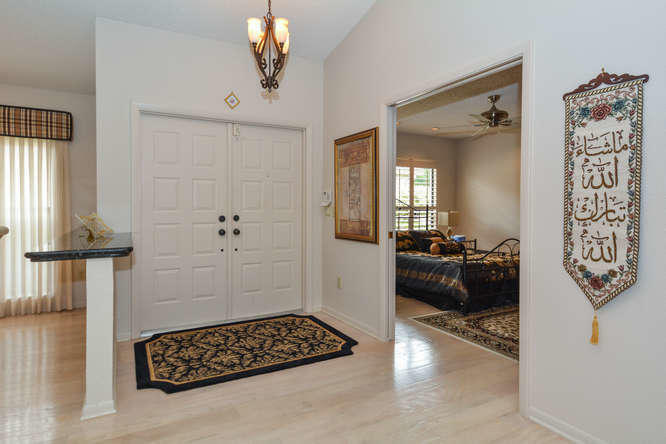 21375 Bridgeview Drive Boca Raton, FL 33428 - Photo 4 of 33 Foyer