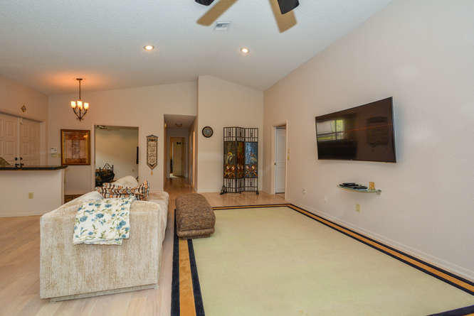 21375 Bridgeview Drive Boca Raton, FL 33428 - Photo 10 of 33 Living Room