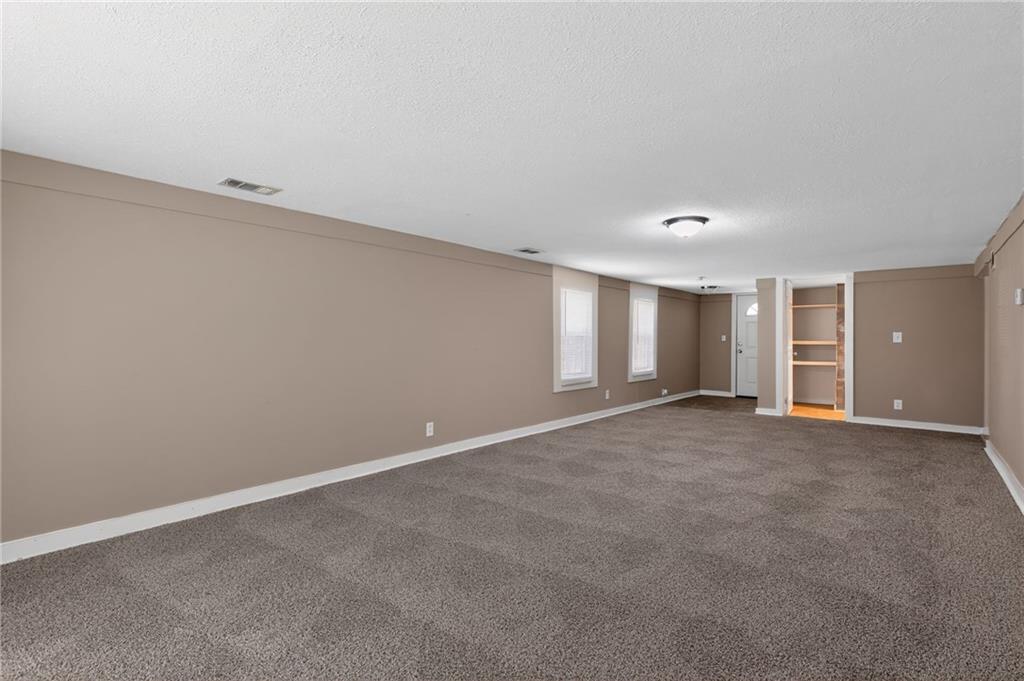 8318 Pershing Road Raytown, MO 64138 - Photo 17 of 30