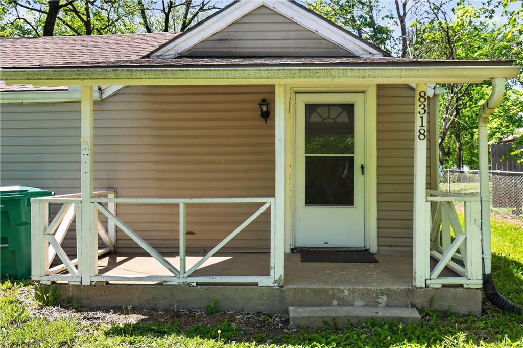 8318 Pershing Road Raytown, MO 64138 - Photo 9 of 30