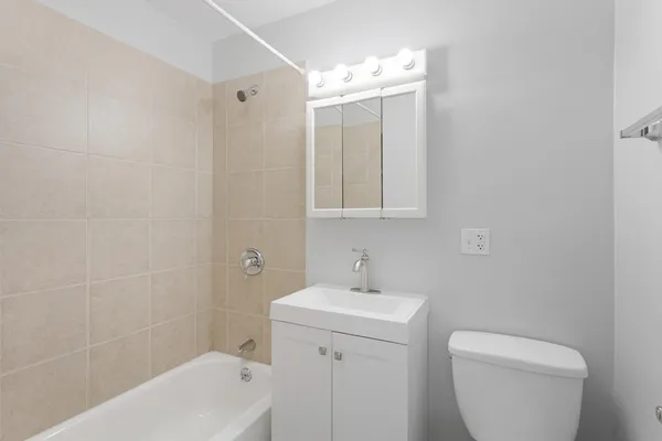 $1,846 | 7616 North Marshfield Avenue, Unit 502, Chicago, IL 60626
