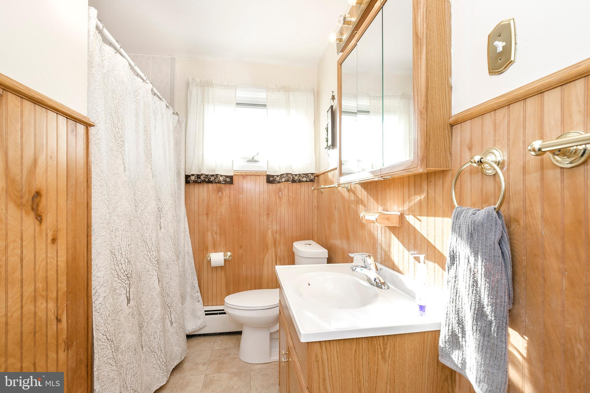 90 Moser Road Pottstown, PA 19464 - Photo 17 of 26 Full bathroom