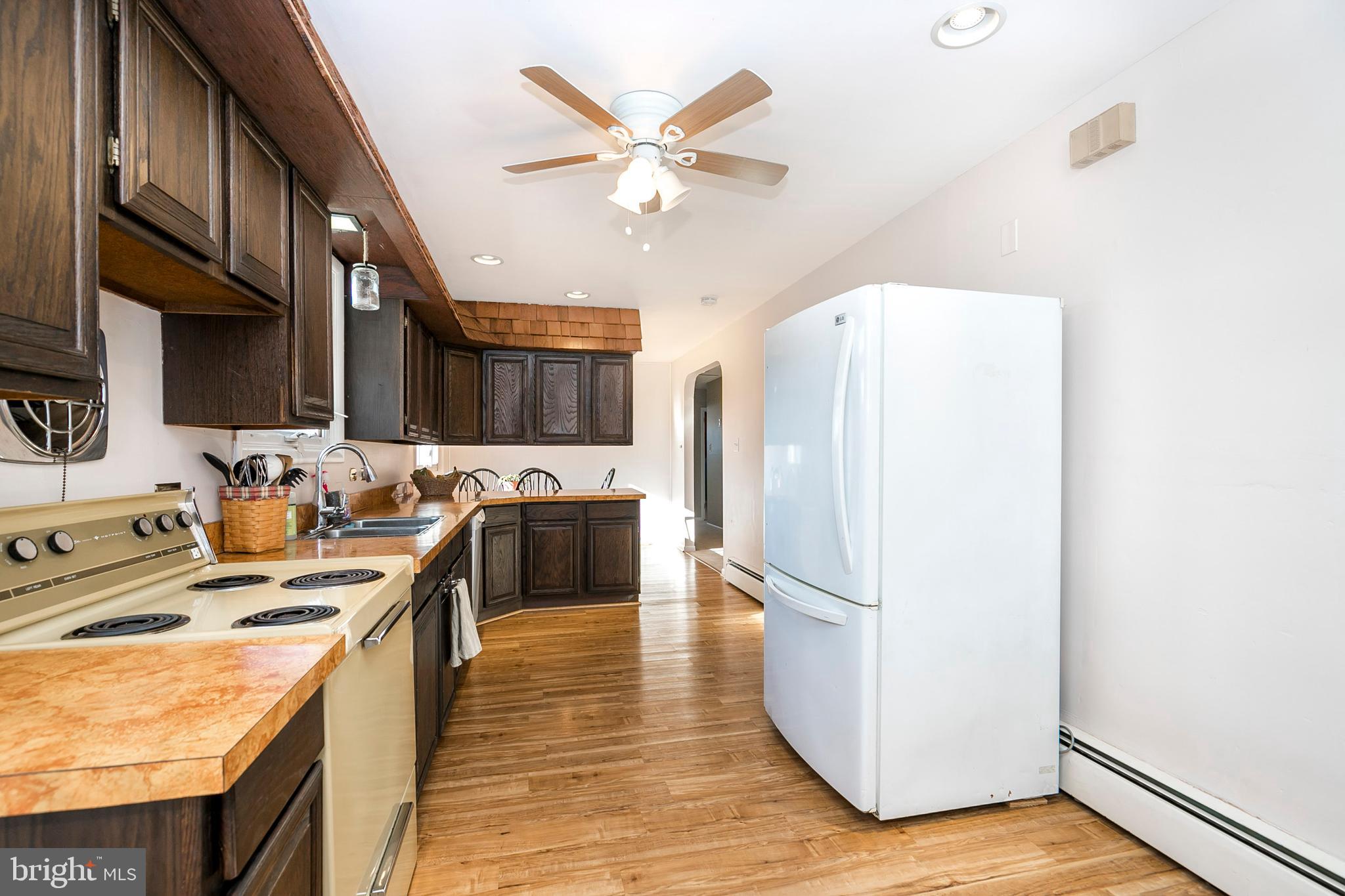 90 Moser Road Pottstown, PA 19464 - Photo 8 of 26 Kitchen