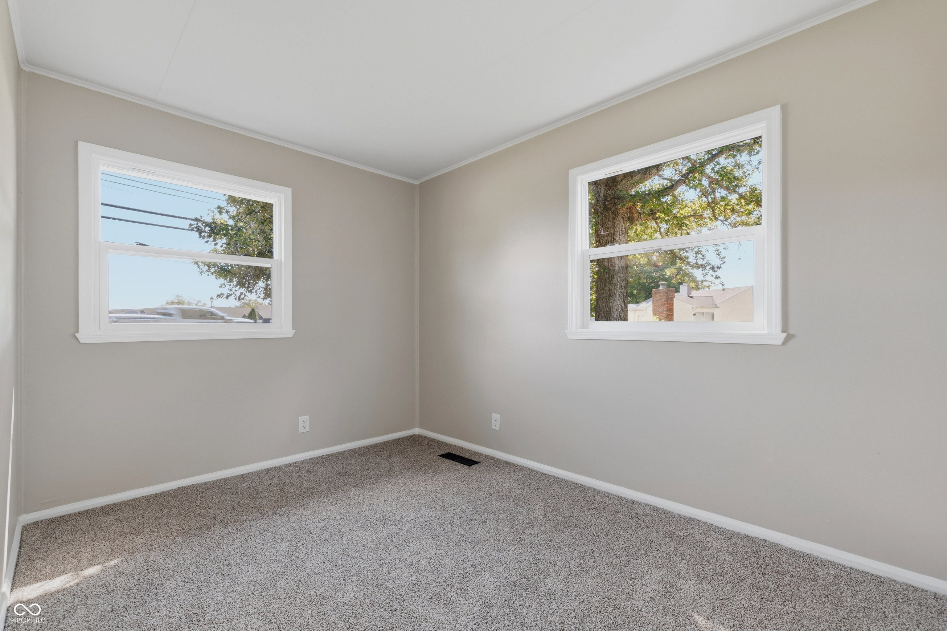 110 Whiteland Road Whiteland, IN 46184 - Photo 21 of 34 Gallery Image 21