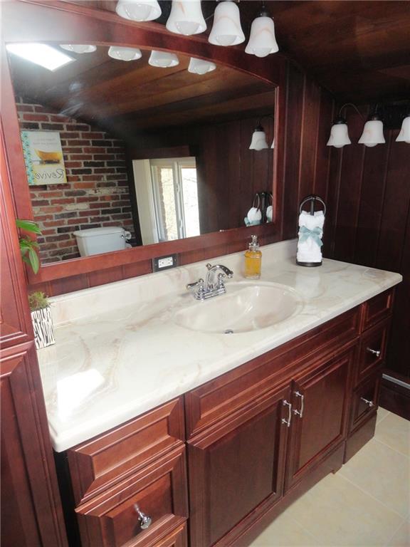 734 Field Club Road Pittsburgh, PA 15238 - Photo 20 of 25 UPDATED FULL BATH.