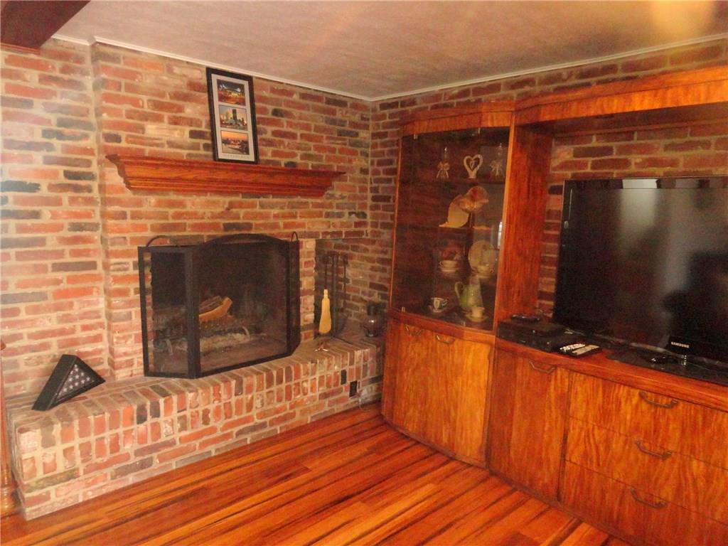 734 Field Club Road Pittsburgh, PA 15238 - Photo 9 of 25 Gallery Image 9