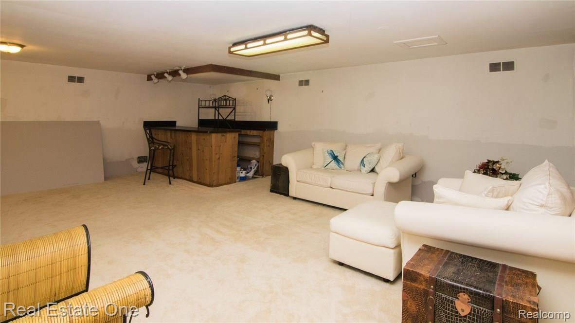 28550 Martindale Road New Hudson, MI 48165 - Photo 16 of 39 18_38.jpg