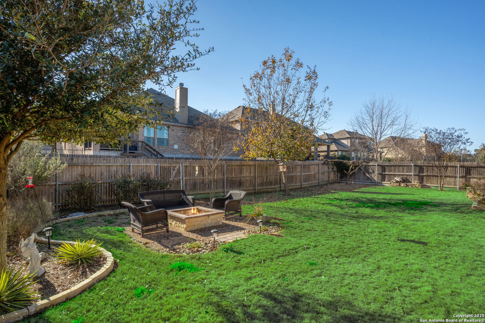 28827 Pfeiffers Gate Fair Oaks Ranch, TX 78015 - Photo 31 of 36 a garden view with a seating space