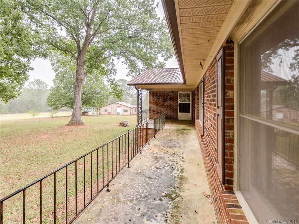 2611 Greenleaf Road Clover, SC 29710 - Photo 5 of 24