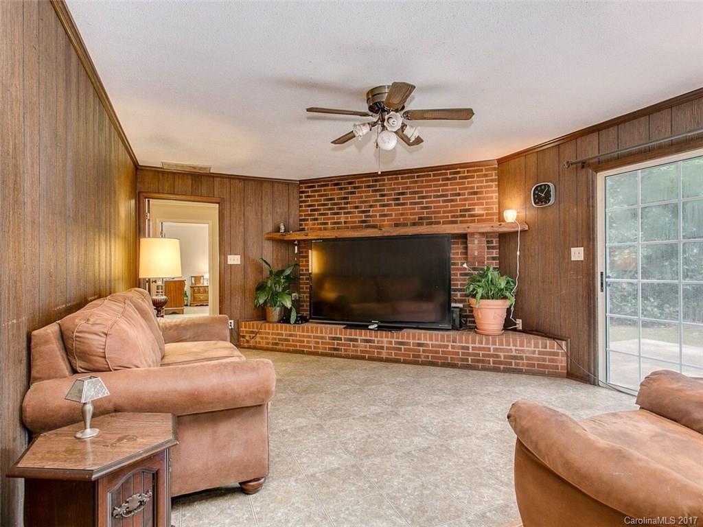 2611 Greenleaf Road Clover, SC 29710 - Photo 10 of 24
