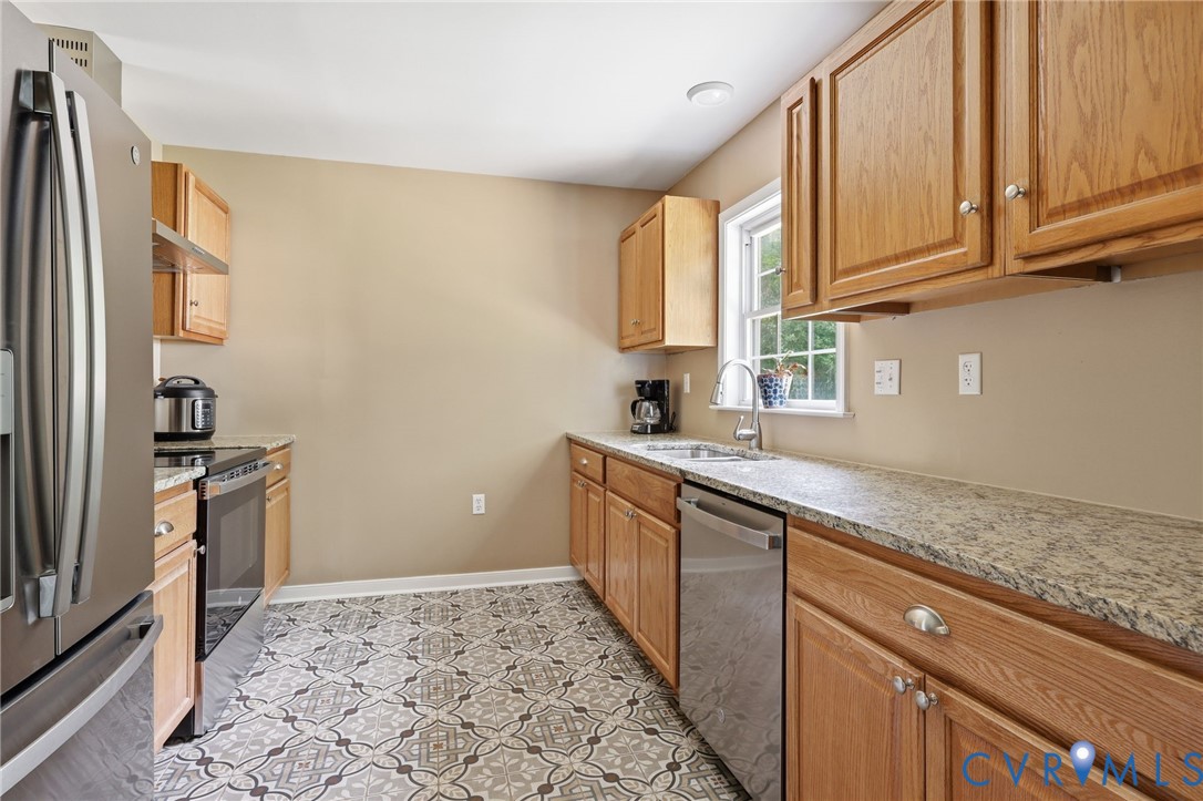1375 Gills Road Powhatan, VA 23139 - Photo 26 of 48 Everything is new in this kitchen: Granite counter