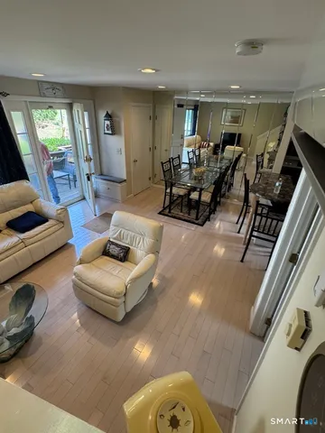 $2,495 | 7 Clearwater Lane, Unit 7, East Hampton, CT 06424