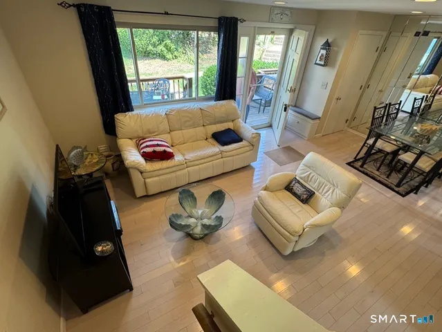 $2,495 | 7 Clearwater Lane, Unit 7, East Hampton, CT 06424