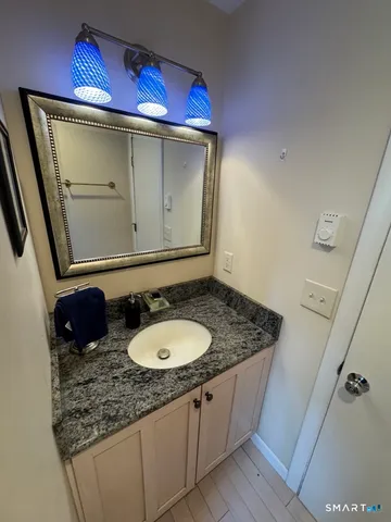 $2,495 | 7 Clearwater Lane, Unit 7, East Hampton, CT 06424