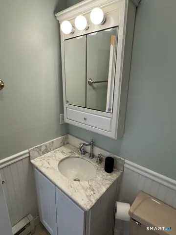 $2,495 | 7 Clearwater Lane, Unit 7, East Hampton, CT 06424