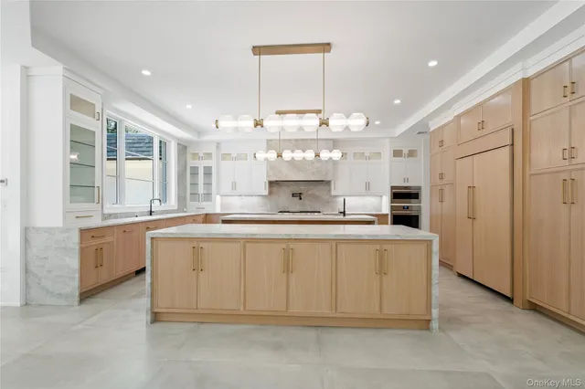 $6,299,999 | 12 Quaker Ridge Drive, Glen Head, NY 11545