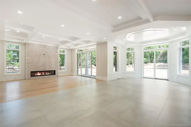 $6,299,999 | 12 Quaker Ridge Drive, Glen Head, NY 11545