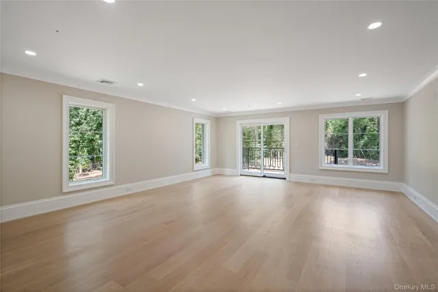 $6,299,999 | 12 Quaker Ridge Drive, Glen Head, NY 11545