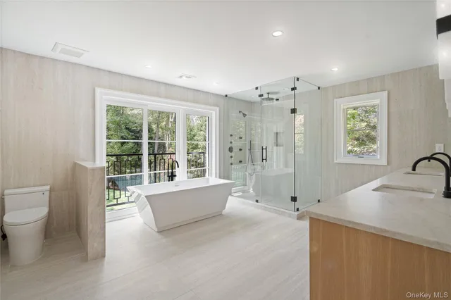 $6,299,999 | 12 Quaker Ridge Drive, Glen Head, NY 11545